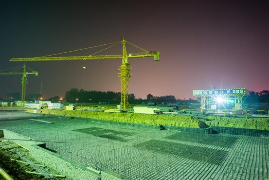 加班加点、抢抓工期